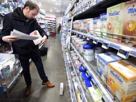 法國乳品公司向全世界83國召回1,200萬罐受沙門氏桿菌汙染的嬰兒奶粉