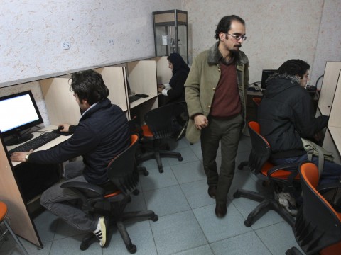 伊朗政府招標佈署「清真網路」，要遏制公民的網絡自由