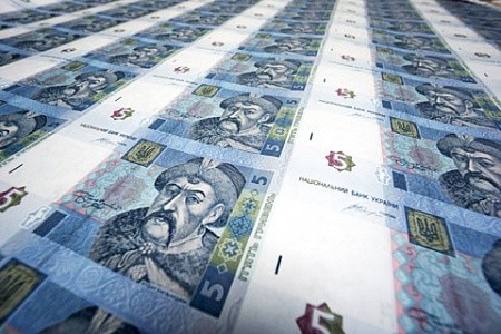 烏克蘭陷入以債養債的困境。基輔當局被迫向外國債權人提供40％的黃金與外匯儲備。
