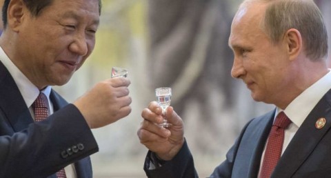 普京望塵莫及：中國領導人向俄羅斯展示「中國式民主」，就是領導人不時間限制，可以終身掌控軍隊與執政黨。