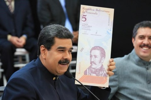 パナマ、ベネズエラ大統領を資金洗浄リスク高いリストに掲載