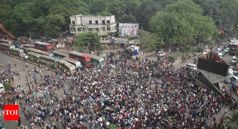 100 injured in major student protests in Bangladesh