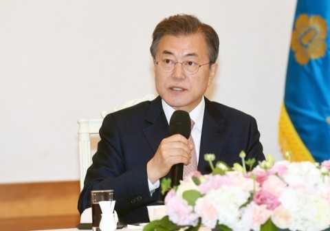 大統領府・与党「大統領発改憲案、撤回しない」