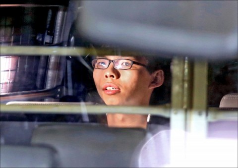 頭條-香港雨傘革命重判 黃之鋒、羅冠聰、周永康入獄