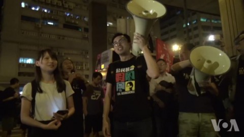 香港百人集會聲援被判刑前香港學生領袖