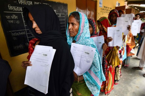 國籍沒了! 印度政府取消阿薩姆邦北部地區400萬人公民身份-政府認為這群孟加拉難民無身份證明。自1971年從鄰國孟加拉國非法入境者已達數十萬人