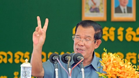 Kambodschas Ministerpräsident Hun Sen spricht vor Arbeitern in der Hauptstadt Phnom Penh.