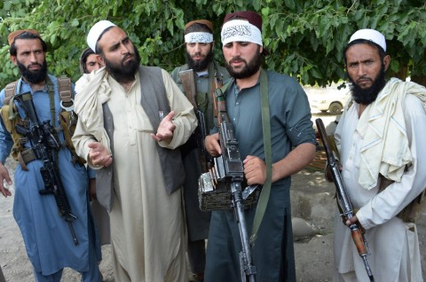 アフガン北部4州でタリバンが襲撃、治安部隊員ら約60人死亡