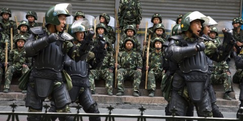 Polizisten in der Region Xinjiang: „eine Art Internierungslager“ 