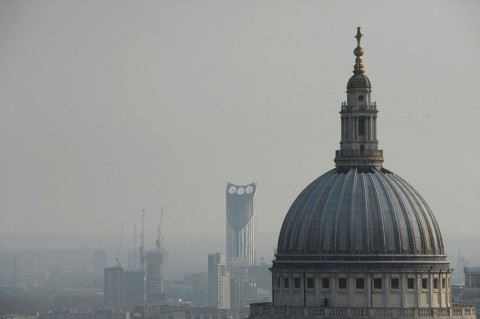 大気汚染は健康脅かす「最大の環境リスク」、欧州会計監査院
