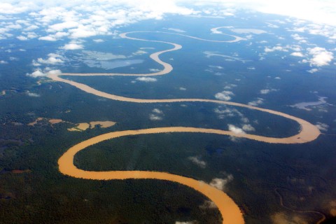 El río Atrato es el tercero más navegable del país, después del Magdalena y del Cauca. Su influencia, principalmente, es en Chocó, y parte de Antioquia.