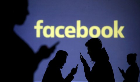 フェイスブック、選挙投票方法の偽情報投稿を禁止へ　事実確認も