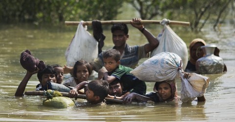 Thousands of Rohingya Muslims Flee From Burma