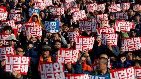 South Korean Prosecutors to Question President Park About Corruption Scandal
