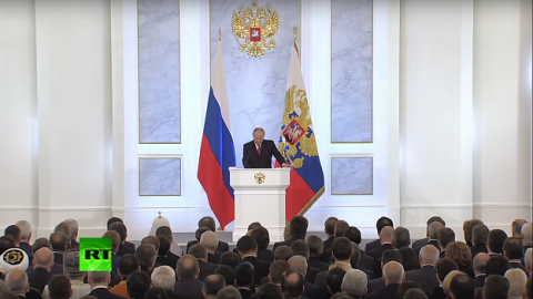 Putin encourages officials to engage in dialogue with the peopl