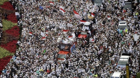 Indonesian blasphemy protest draws 200,000, ends peacefully