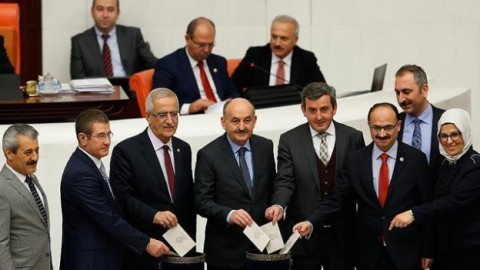 Turkish Parliament ratifies draft to adopt presidential system