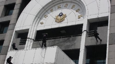 逮捕八大行業台南王　警界爆集體收賄醜聞