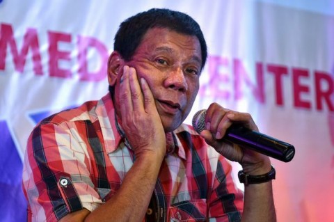 フィリピン国軍も「麻薬戦争」参加へ　大統領が指示