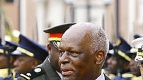統治安哥拉 37年 總統宣布不再連任