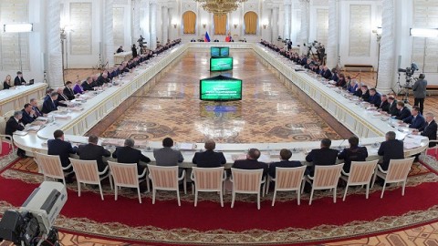 Кремль пожертвует губернаторами ради президентских выборов