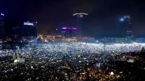 Romanian Prime Minister Sorin Grindeanu refuses to resign in face of massive protests in Bucharest