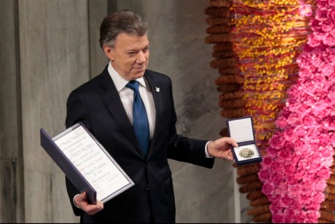 諾貝爾和平獎得主的哥倫比亞總統 疑收受賄賂遭檢方搜索