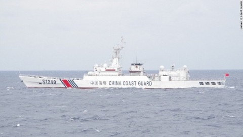 Chinese ships sail near disputed Japanese islands