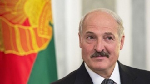 Лукашенко заявил о необходимости вновь пересмотреть Конституцию