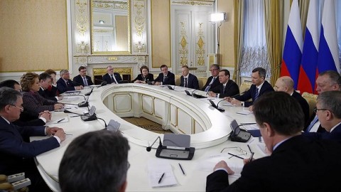 Дмитрий Медведев готов к регулярным встречам с сенаторами